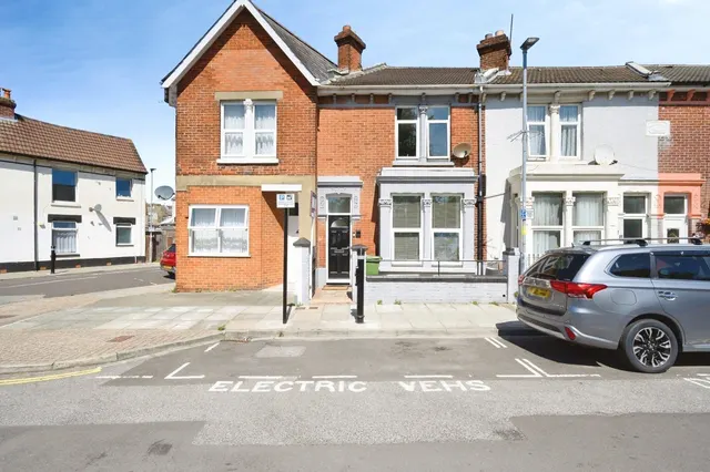 North End Avenue, Portsmouth, PO2, photo 1