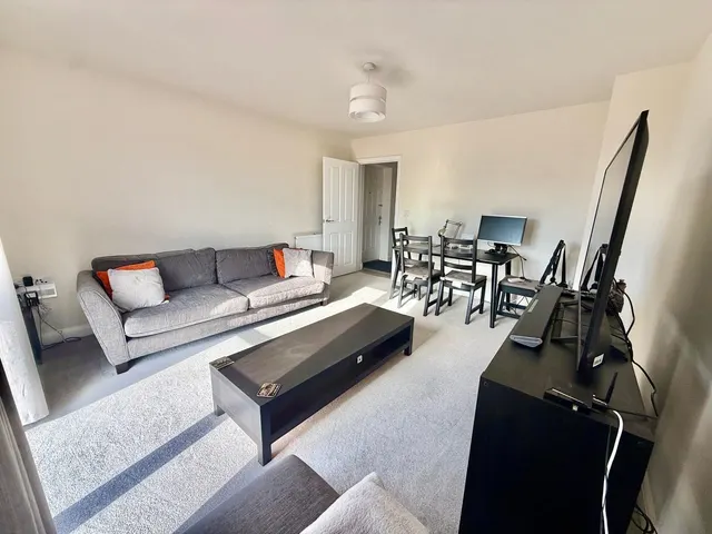 Photo 2 — Flat 6, 13 Fullers Ground, Milton Keynes, Eagle Farm South, MK17 7AY