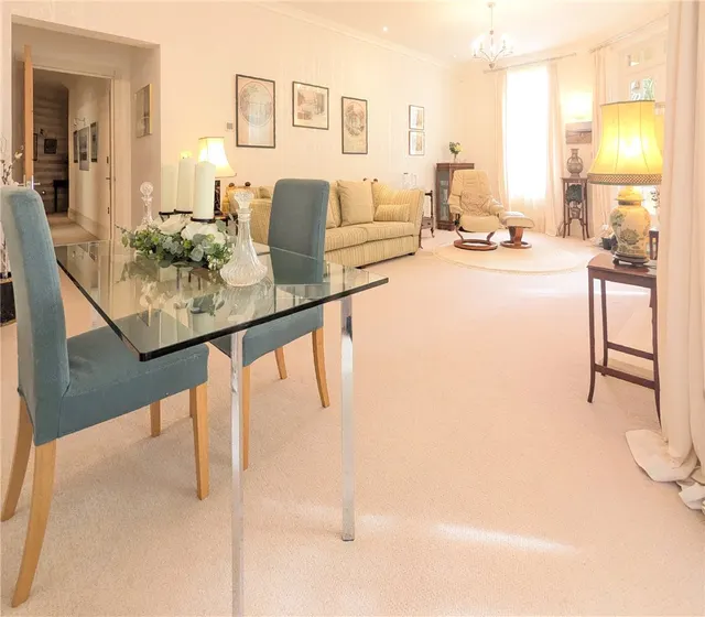 West Overcliff Drive, Bournemouth, BH4, photo 2