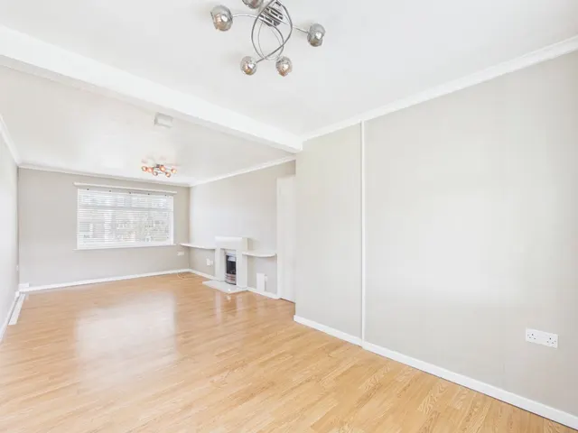 Martell Court, Beeston, NG9, photo 3