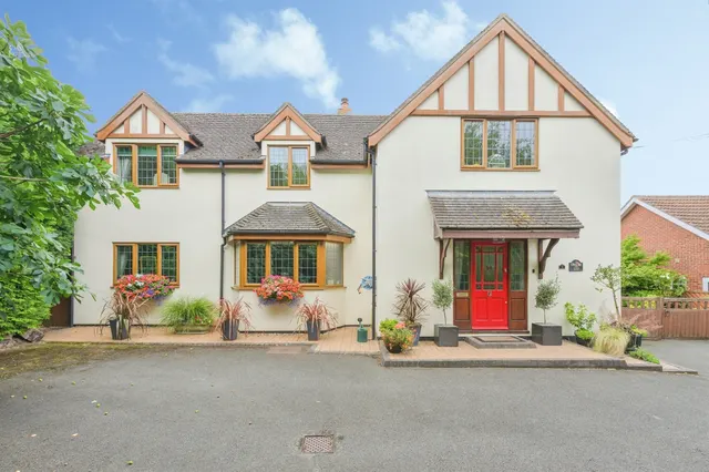 Wilnecote House Drive, Wilnecote, B77, photo 1