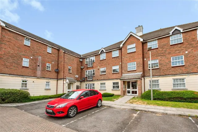 Photo 2 — Harper Close, Chafford Hundred, Grays, Essex, RM16