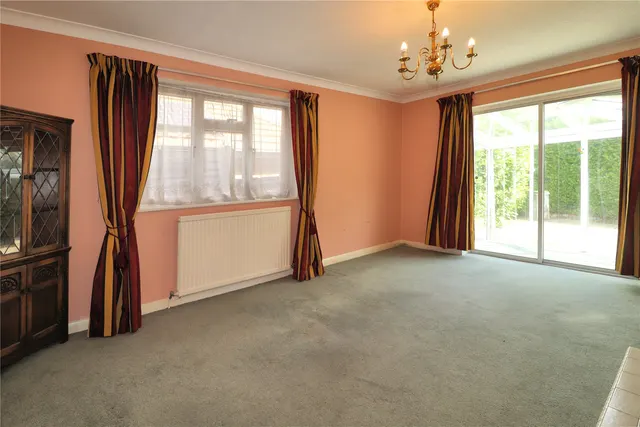 College Lane, Woking, GU22, photo 3