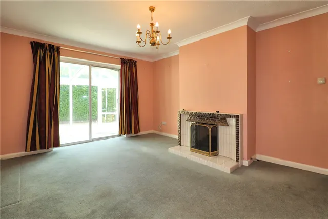 College Lane, Woking, GU22, photo 2