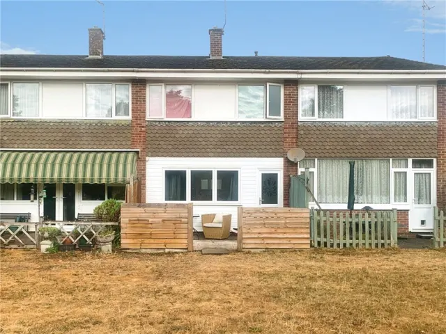 Fairview Drive, Romsey, SO51, photo 1