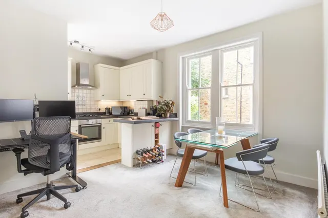 Aristotle Road, London, SW4, photo 2