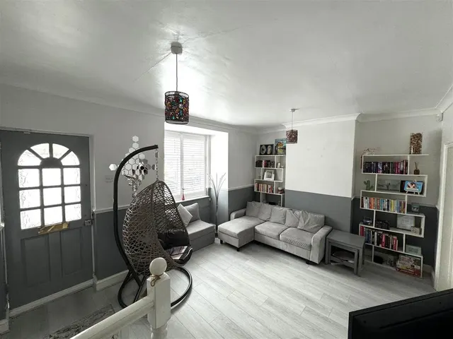 Photo 2 — Burnaby Road Northfleet, Gravesend DA11 9JT