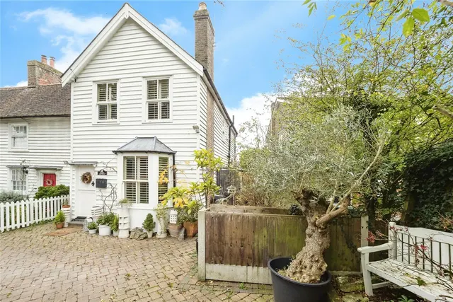 Gravel Lane, Chigwell, Essex, IG7, photo 1