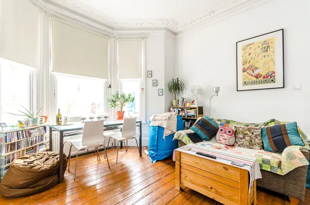 Photo 2 — 59c Schubert Road, London