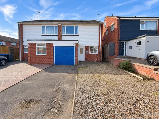 Barrington Road, Rugby, photo 1