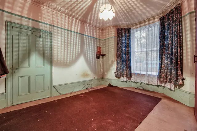 Photo 3 — 26 Cranmer Road, London, E7 0JW