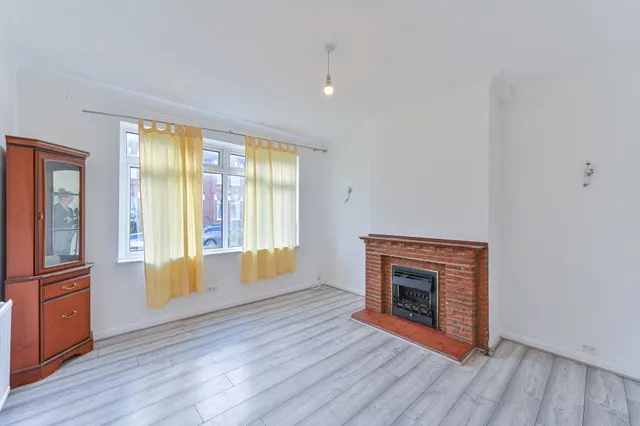 Photo 2 — 45 Queenswood Road, London