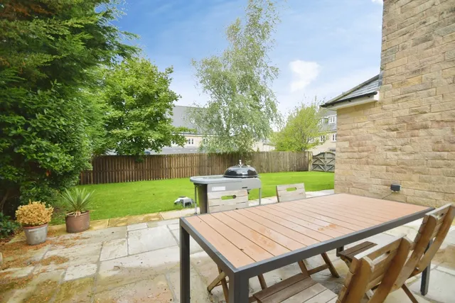 Photo 2 — Otterhole Close, BUXTON, Derbyshire, SK17