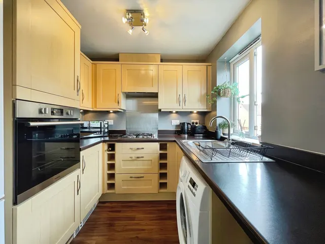 Photo 3 — Lintham Drive, Bristol, South Gloucestershire