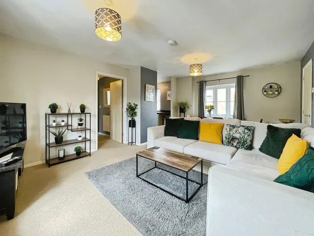 Photo 2 — Lintham Drive, Bristol, South Gloucestershire