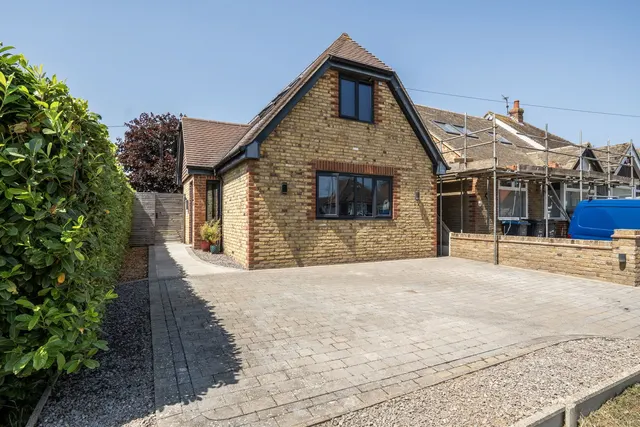 Clive Road, Cliffsend, photo 1