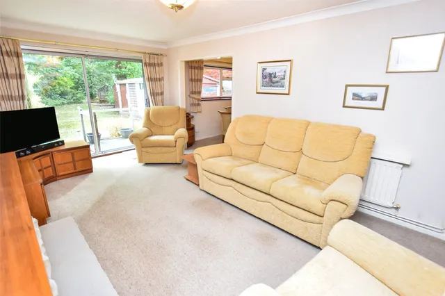 Photo 2 — Pierrefondes Avenue, Farnborough, Hampshire, GU14 8NZ