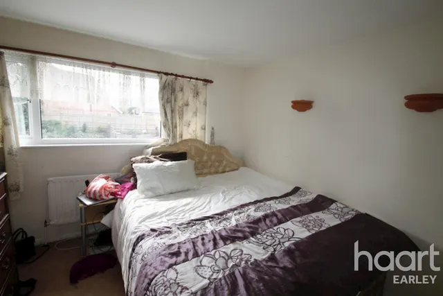 Millbank Crescent, RG5, photo 3