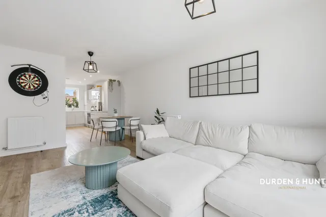 Academy Way, Loughton, IG10, photo 3