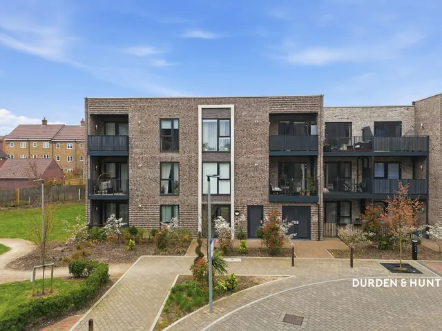 Academy Way, Loughton, IG10, photo 1