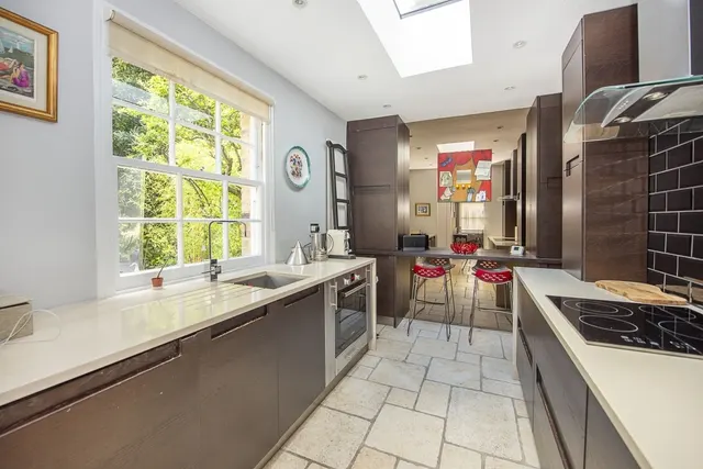 Hampton Court Road, Hampton, TW12, photo 3