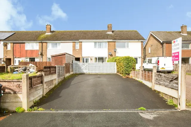 Greave House Drive, Luddendenfoot, Halifax, photo 1