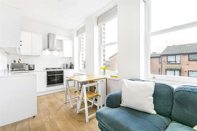 Chivalry Road, London, SW11 1HT, photo 1