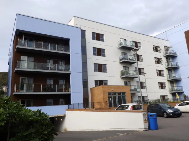 Lamberts Road, Swansea, West Glamorgan, SA1 8QW, photo 1