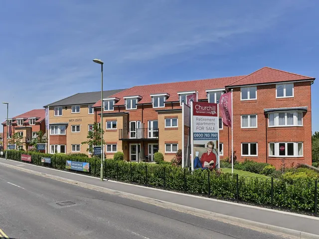 Botley Road, Park Gate, SO31, photo 1