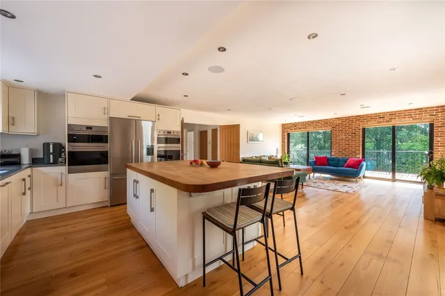 The Coombe, Betchworth, RH3, photo 3