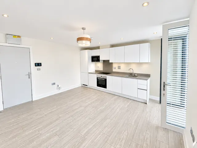 Photo 3 — 9 Mellor Road, Cheadle Hulme, Cheadle, SK8 5AT