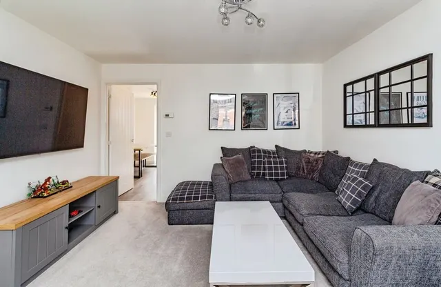Photo 2 — Meyer Crescent, Dawley Bank, Telford And Wrekin,, TF4