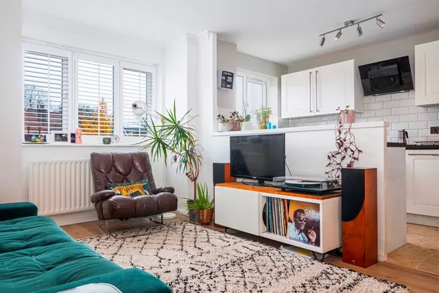 1 bedroom flat, Caroline Close, London, N10