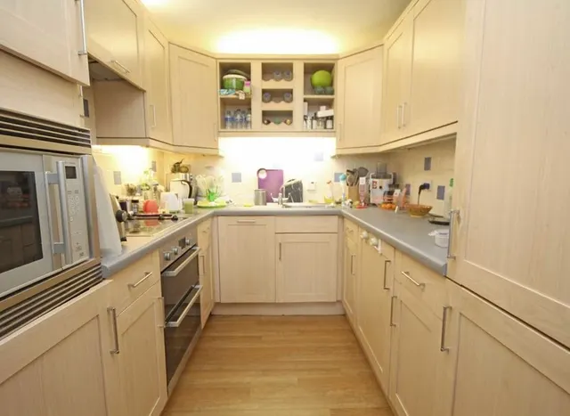 Photo 3 — Richmond Hill, Richmond, TW10