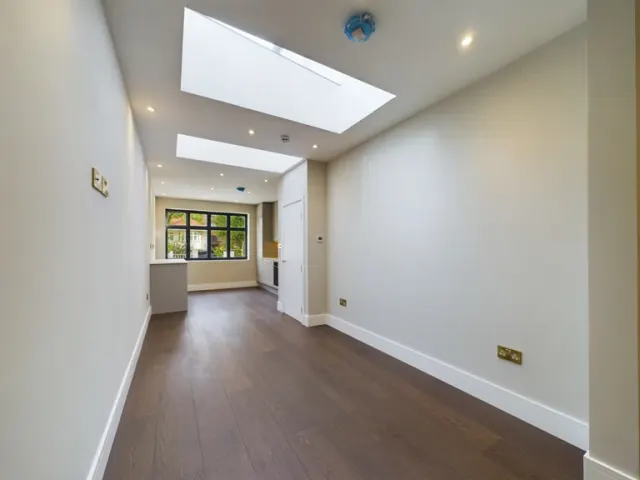 Photo 2 — Brondesbury Park, Brondesbury Park, NW6 7AT