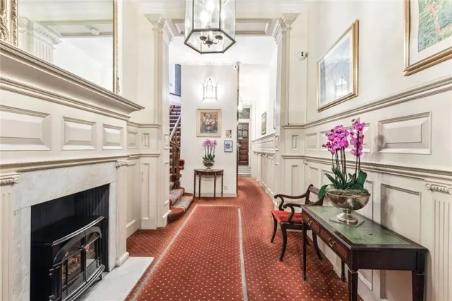 Photo 2 — Flat 7, 7 Sloane Street, London