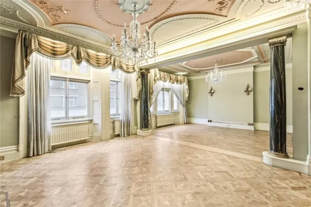 Photo 3 — Flat 7, 7 Sloane Street, London