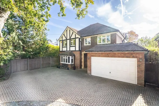 Heath Ridge Green, Cobham, KT11, photo 1