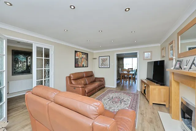 Photo 3 — Viking Close, Swaffham
