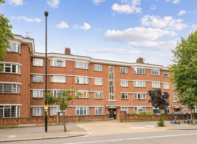 Vale Court, Acton, W3, photo 1