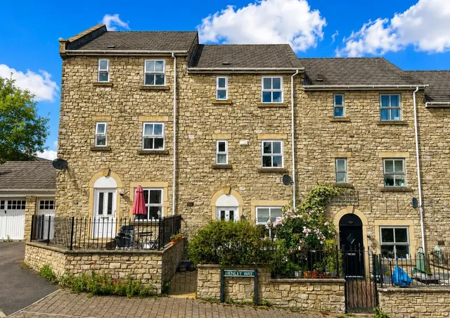 Henley Way Frome, Somerset BA11 3HY, photo 1