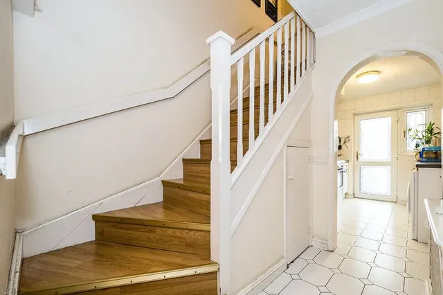 Bracken Close, London, E6, photo 1