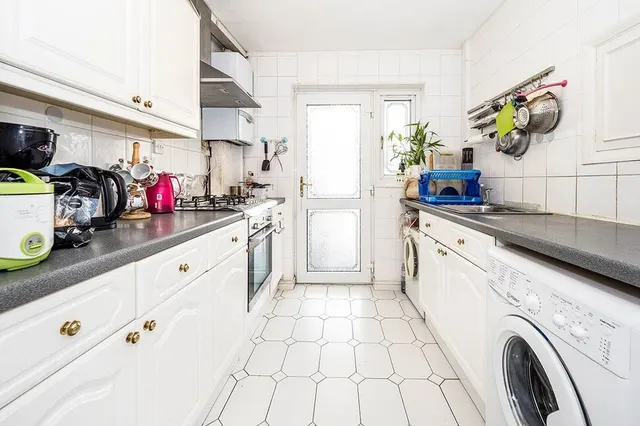 Photo 3 — Bracken Close, London, E6