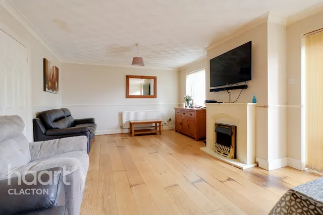London Road, Clacton-On-Sea, CO15, photo 3