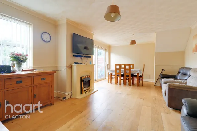 London Road, Clacton-On-Sea, CO15, photo 2