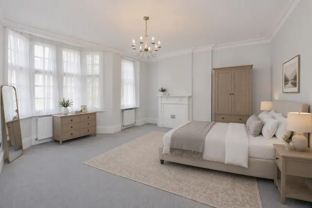 Photo 3 — Redcliffe Gardens, London, SW5
