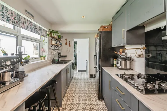 Photo 3 — Richmond Road, Grays, Essex, RM17