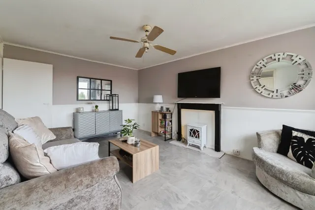 2 bedroom flat — Coronation Avenue, East Tilbury, Tilbury