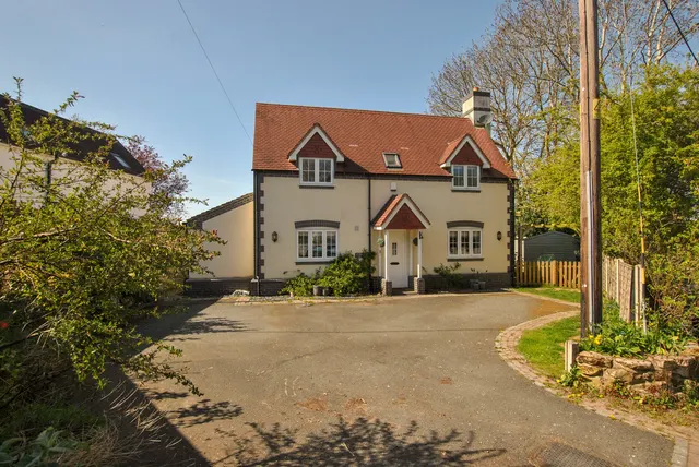 West Road, Ketley Bank, TF2, photo 1