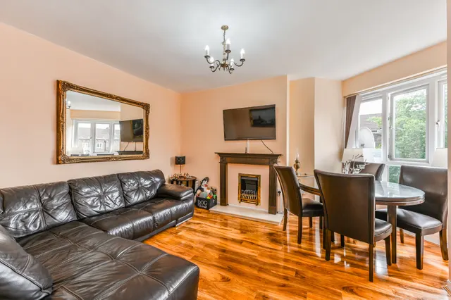 57 Charmouth House, Dorset Road, London, photo 1